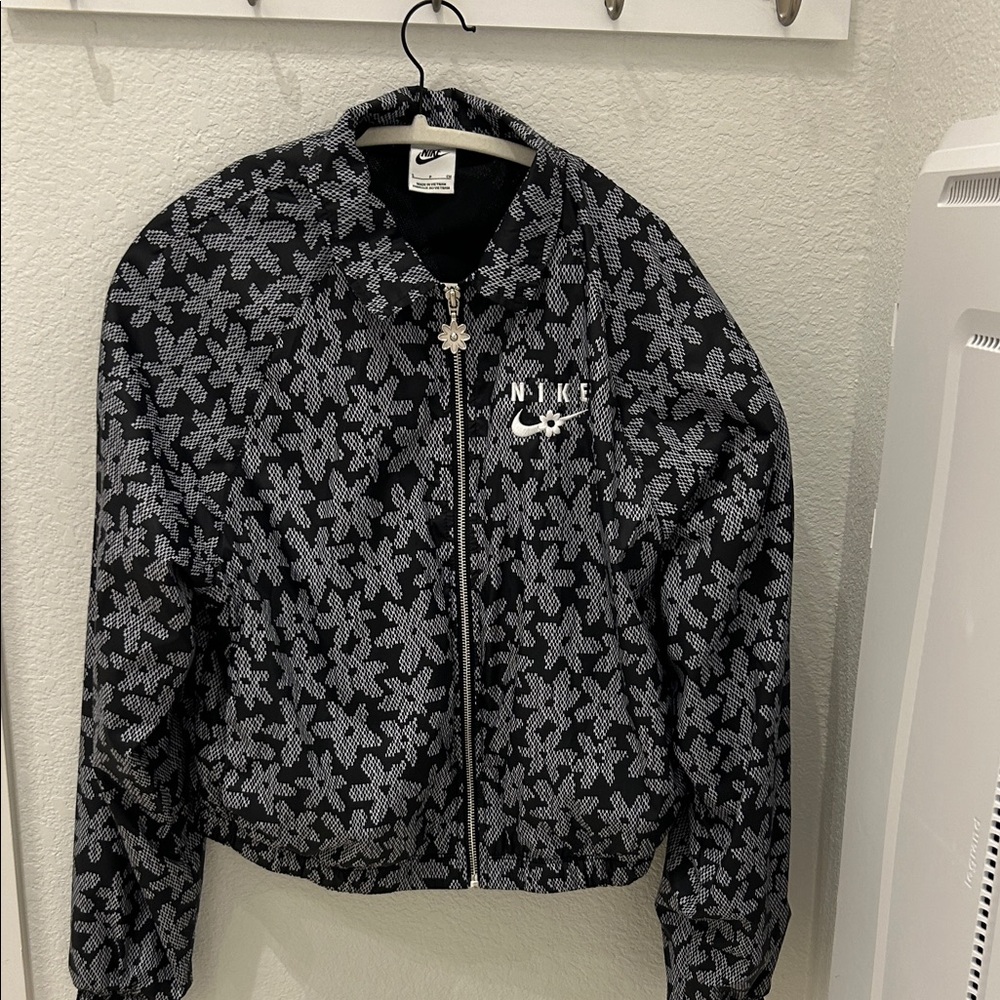 Nike Black Floral-Pattern Zip Bomber Jacket